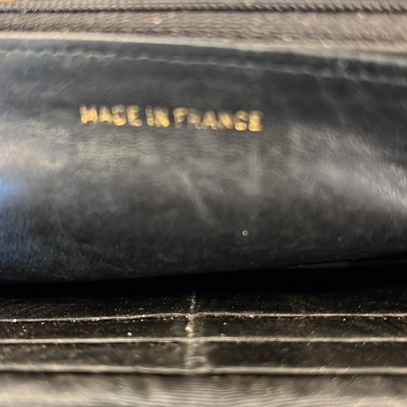 Chanel Compact CC Caviar Wallet - Picture 5 of 6